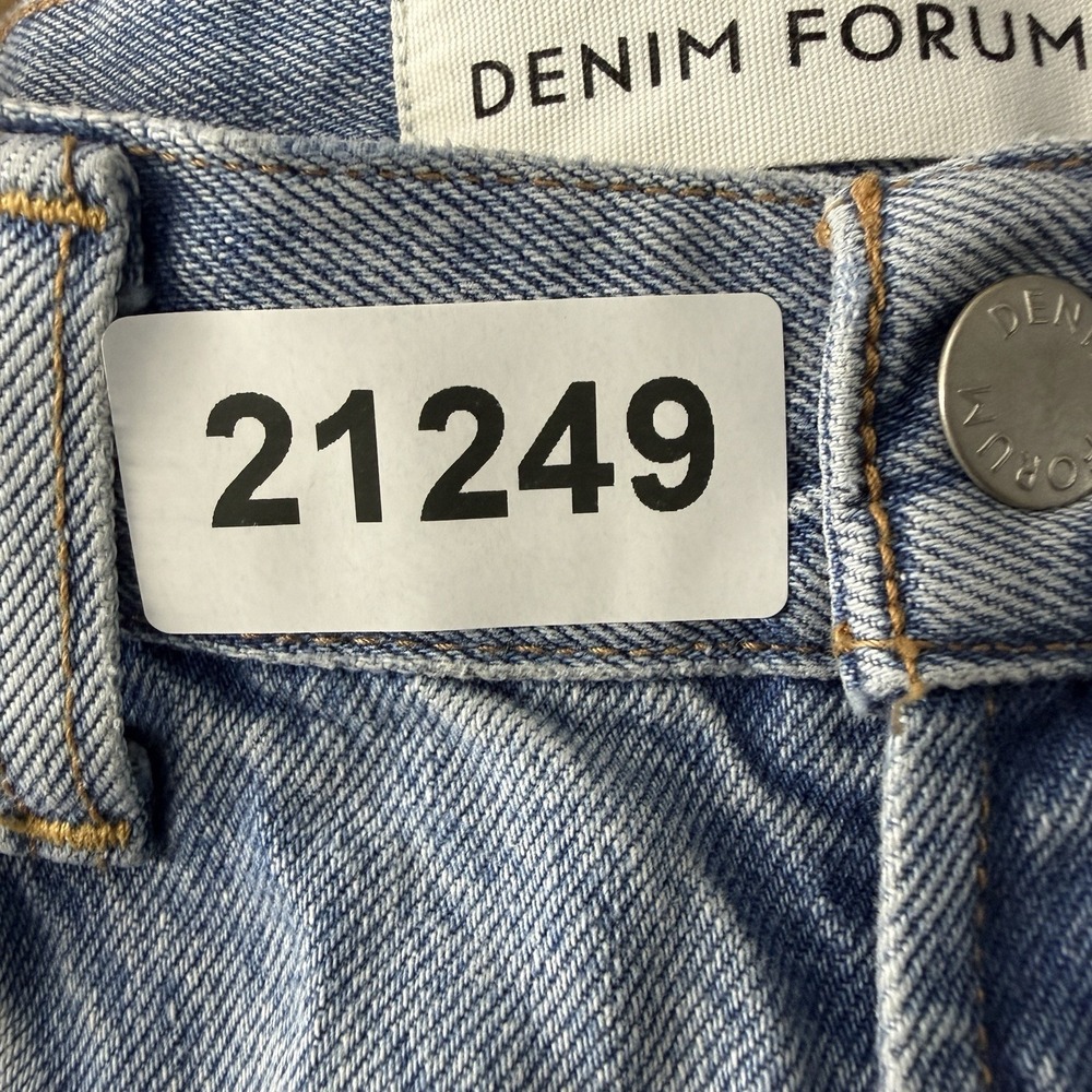 High Rise Light Blue Jeans - Picture 12 of 12